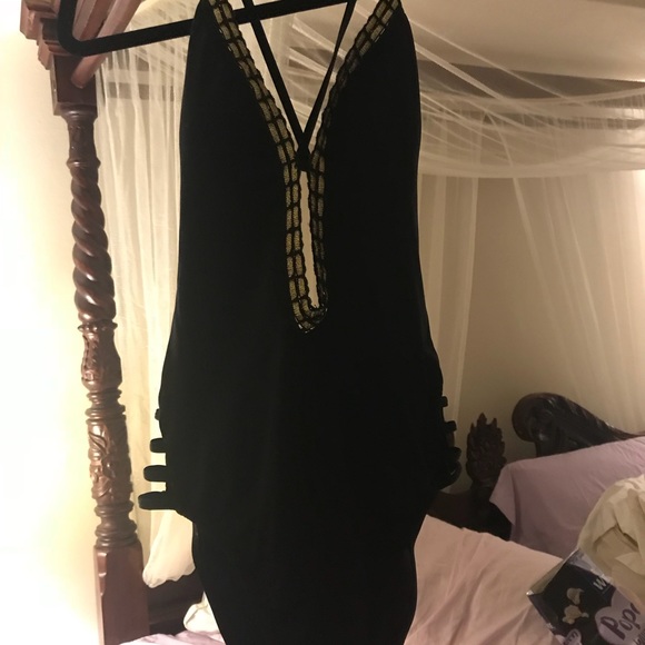 Swimsuit - Picture 4 of 5